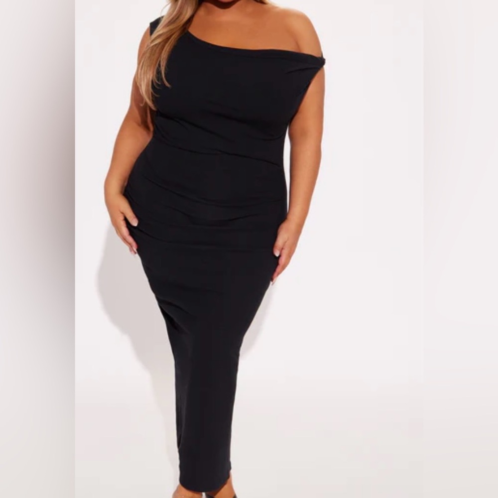 Elegant Black One-Shoulder Dress